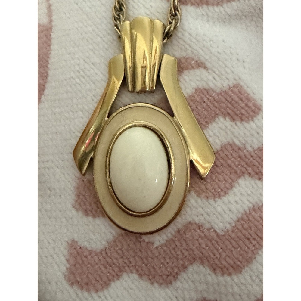 Vintage Trifari White Lucite Gold Tone Teardrop Pendant Double Chain Necklace
